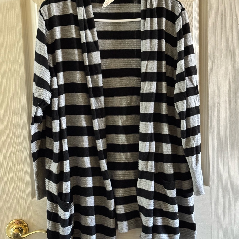 Faded Glory Black and Gray Cardigan Sweater